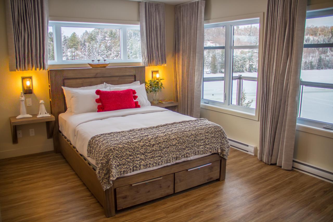 Le Viking Resort Sainte-Marguerite-du-Lac-Masson Esterno foto